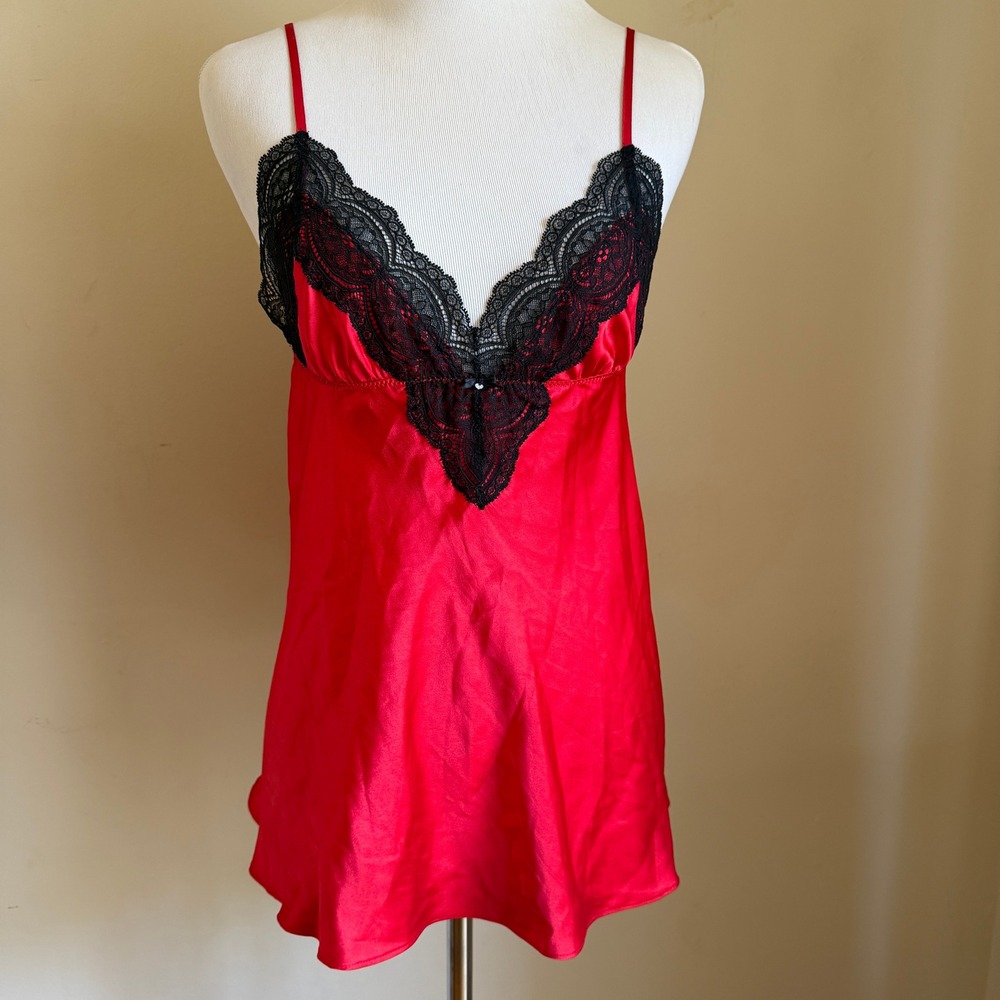 ❤️ Victoria's Secret Red Satin Cami — Black Lace Trim Small Lingerie Top 🖤